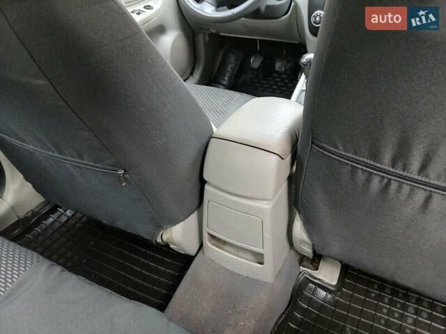 Киа Черато 2008 в Киеве на Automoto.ua Серый Киа Черато, объемом двигателя 1.59 л и пробегом 401 тыс. км за 4400 $, фото 18 на Automoto.ua