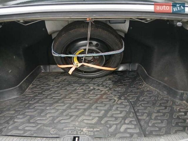Киа Черато 2008 в Киеве на Automoto.ua Серый Киа Черато, объемом двигателя 1.59 л и пробегом 401 тыс. км за 4400 $, фото 21 на Automoto.ua