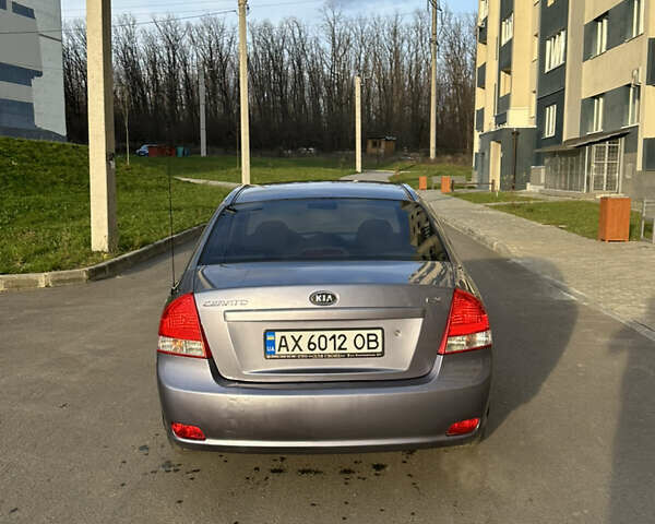 Серый Киа Черато, объемом двигателя 1.6 л и пробегом 140 тыс. км за 4500 $, фото 6 на Automoto.ua