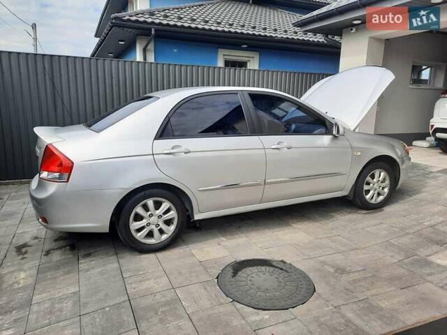 Сірий Кіа Черато, об'ємом двигуна 2 л та пробігом 192 тис. км за 4700 $, фото 3 на Automoto.ua