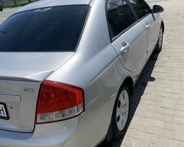 Серый Киа Черато, объемом двигателя 1.6 л и пробегом 210 тыс. км за 3800 $, фото 1 на Automoto.ua