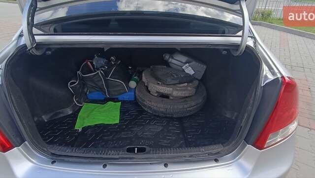 Серый Киа Черато, объемом двигателя 1.6 л и пробегом 250 тыс. км за 5000 $, фото 6 на Automoto.ua