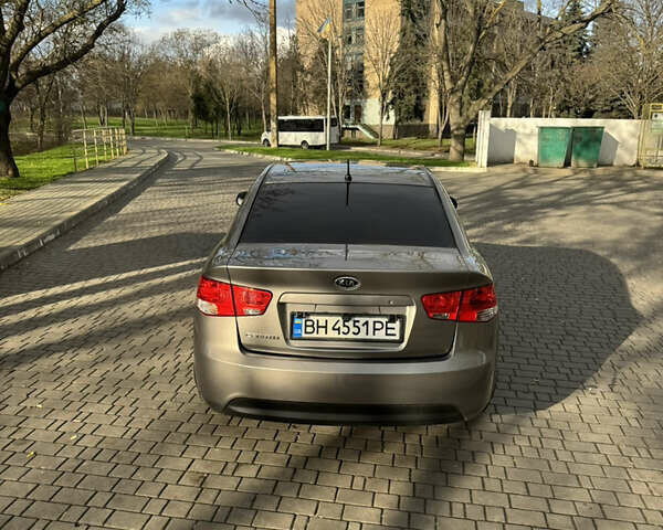 Сірий Кіа Черато, об'ємом двигуна 1.6 л та пробігом 104 тис. км за 7800 $, фото 3 на Automoto.ua
