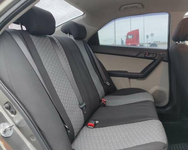 Серый Киа Черато, объемом двигателя 1.59 л и пробегом 153 тыс. км за 6300 $, фото 13 на Automoto.ua