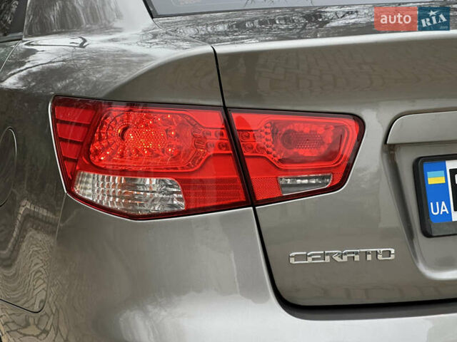 Серый Киа Черато, объемом двигателя 2 л и пробегом 178 тыс. км за 6450 $, фото 8 на Automoto.ua