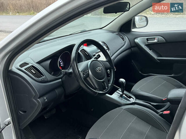 Серый Киа Черато, объемом двигателя 1.6 л и пробегом 188 тыс. км за 6999 $, фото 32 на Automoto.ua