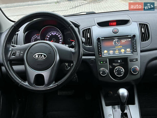 Серый Киа Черато, объемом двигателя 1.6 л и пробегом 188 тыс. км за 6999 $, фото 41 на Automoto.ua