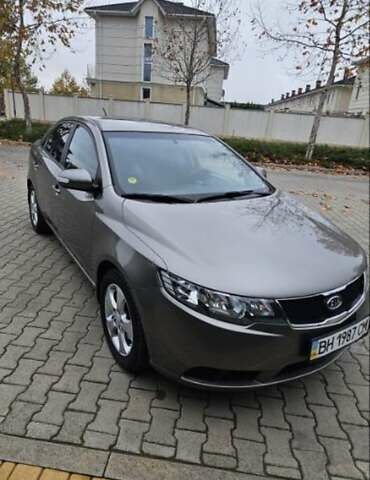 Серый Киа Черато, объемом двигателя 1.59 л и пробегом 117 тыс. км за 7777 $, фото 8 на Automoto.ua