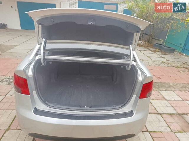 Сірий Кіа Черато, об'ємом двигуна 2 л та пробігом 235 тис. км за 6300 $, фото 13 на Automoto.ua