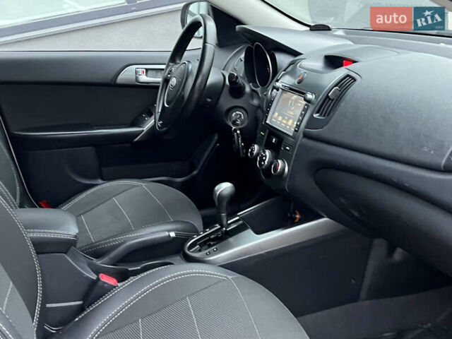 Серый Киа Черато, объемом двигателя 1.6 л и пробегом 188 тыс. км за 6999 $, фото 53 на Automoto.ua