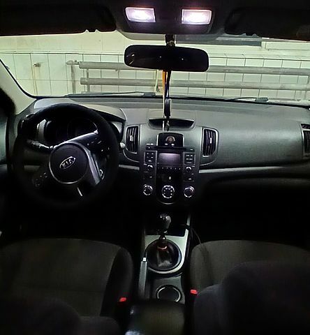 Серый Киа Черато, объемом двигателя 2 л и пробегом 250 тыс. км за 7200 $, фото 2 на Automoto.ua