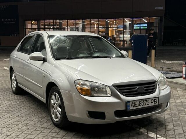 Серый Киа Черато, объемом двигателя 2 л и пробегом 234 тыс. км за 4800 $, фото 2 на Automoto.ua