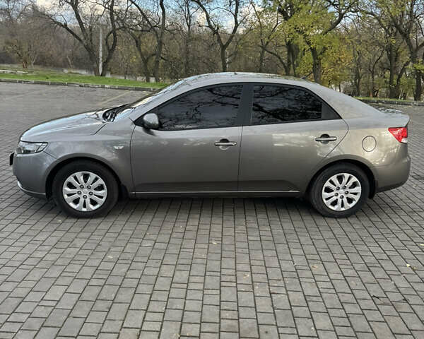 Сірий Кіа Черато, об'ємом двигуна 1.6 л та пробігом 104 тис. км за 7800 $, фото 1 на Automoto.ua