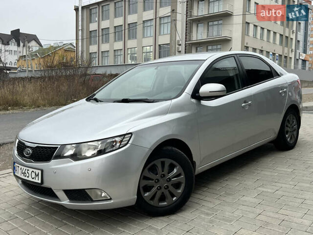 Серый Киа Черато, объемом двигателя 1.6 л и пробегом 188 тыс. км за 6999 $, фото 4 на Automoto.ua