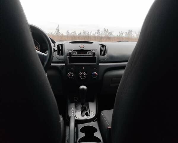 Серый Киа Черато, объемом двигателя 1.59 л и пробегом 153 тыс. км за 6300 $, фото 14 на Automoto.ua