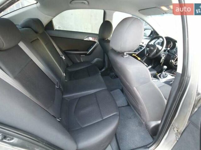 Серый Киа Черато, объемом двигателя 1.6 л и пробегом 420 тыс. км за 6500 $, фото 6 на Automoto.ua