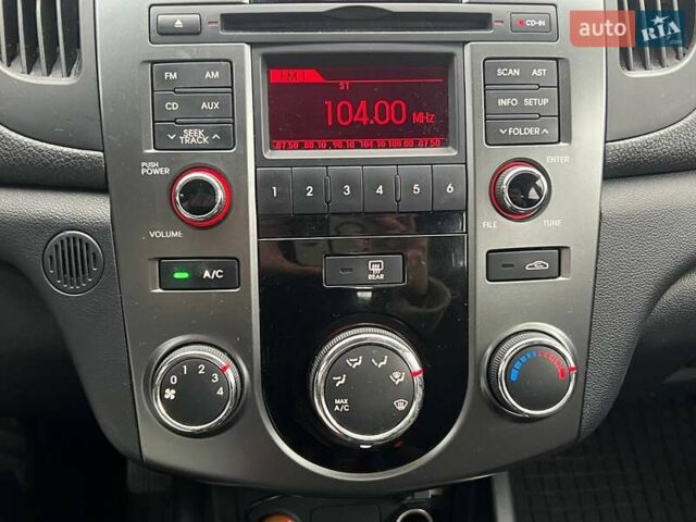 Сірий Кіа Черато, об'ємом двигуна 2 л та пробігом 198 тис. км за 6490 $, фото 19 на Automoto.ua