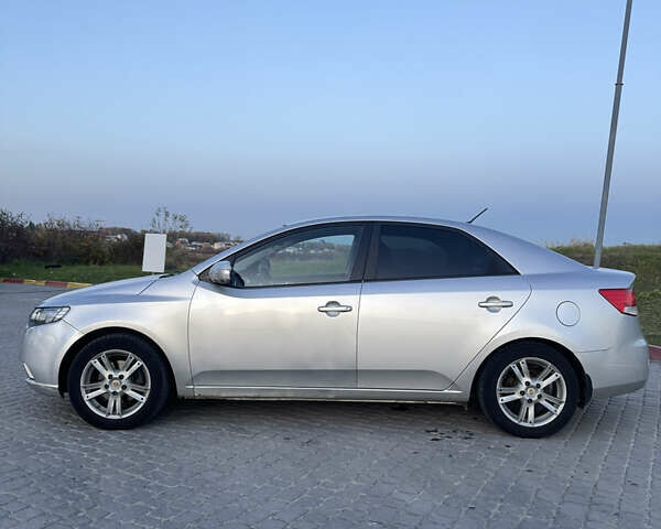 Серый Киа Черато, объемом двигателя 1.59 л и пробегом 247 тыс. км за 5650 $, фото 4 на Automoto.ua