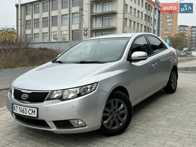 Серый Киа Черато, объемом двигателя 1.6 л и пробегом 188 тыс. км за 6999 $, фото 3 на Automoto.ua