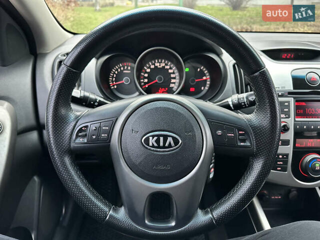 Серый Киа Черато, объемом двигателя 2 л и пробегом 178 тыс. км за 6450 $, фото 17 на Automoto.ua
