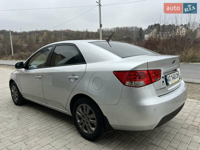 Серый Киа Черато, объемом двигателя 1.6 л и пробегом 188 тыс. км за 6999 $, фото 9 на Automoto.ua