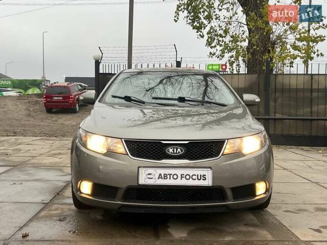 Сірий Кіа Черато, об'ємом двигуна 2 л та пробігом 198 тис. км за 6490 $, фото 1 на Automoto.ua