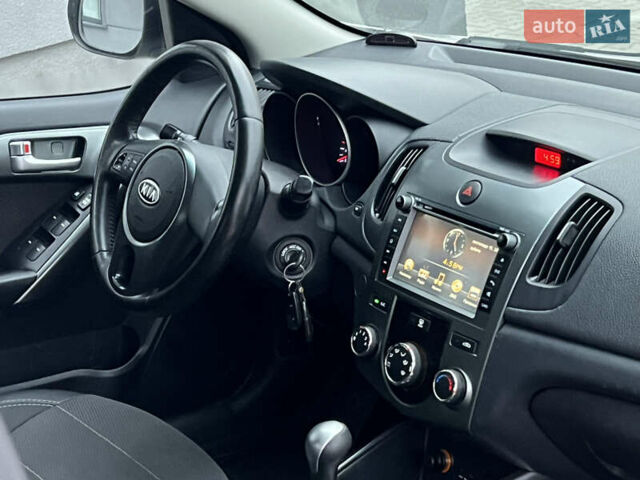 Серый Киа Черато, объемом двигателя 1.6 л и пробегом 188 тыс. км за 6999 $, фото 50 на Automoto.ua