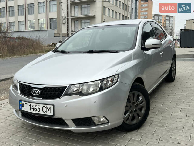 Серый Киа Черато, объемом двигателя 1.6 л и пробегом 188 тыс. км за 6999 $, фото 2 на Automoto.ua