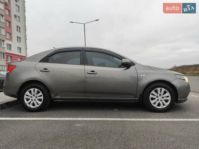 Серый Киа Черато, объемом двигателя 1.59 л и пробегом 153 тыс. км за 6300 $, фото 6 на Automoto.ua