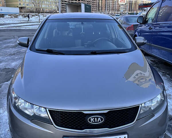 Серый Киа Черато, объемом двигателя 2 л и пробегом 190 тыс. км за 7800 $, фото 1 на Automoto.ua