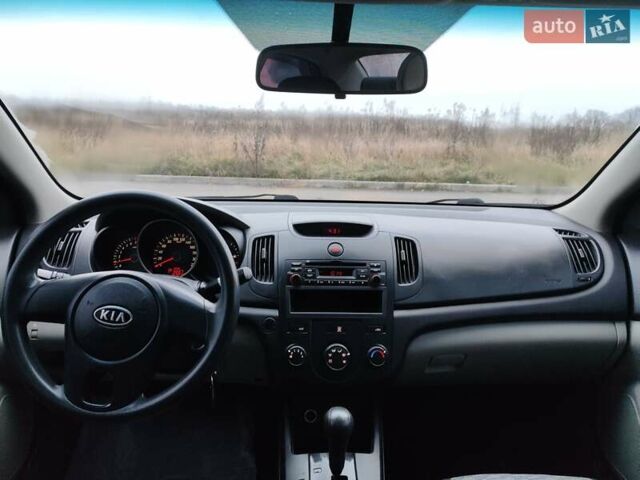 Серый Киа Черато, объемом двигателя 1.59 л и пробегом 153 тыс. км за 6300 $, фото 9 на Automoto.ua