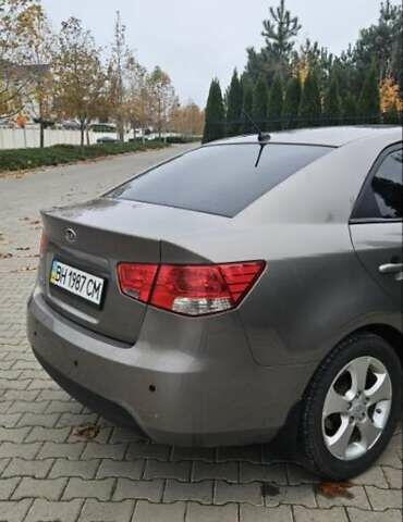 Серый Киа Черато, объемом двигателя 1.59 л и пробегом 117 тыс. км за 7777 $, фото 10 на Automoto.ua