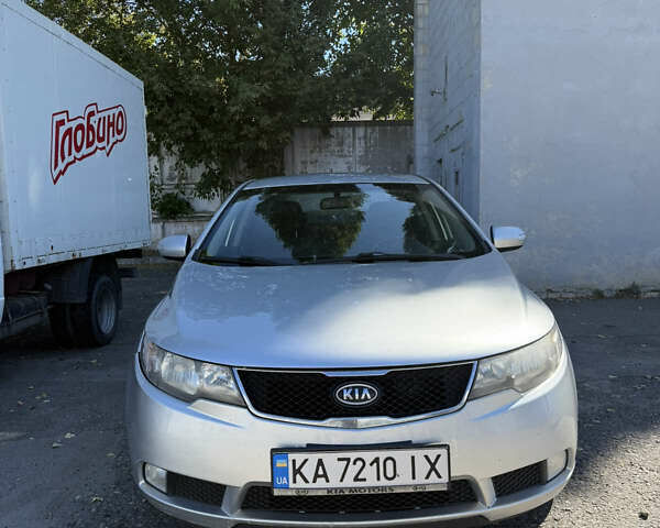 Серый Киа Черато, объемом двигателя 2 л и пробегом 212 тыс. км за 6300 $, фото 2 на Automoto.ua
