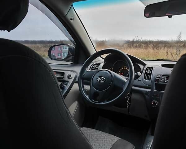 Серый Киа Черато, объемом двигателя 1.59 л и пробегом 153 тыс. км за 6300 $, фото 8 на Automoto.ua
