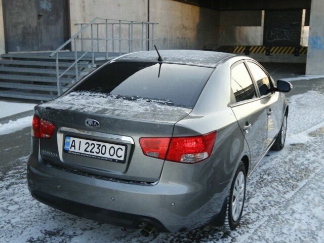 Серый Киа Черато, объемом двигателя 1.6 л и пробегом 420 тыс. км за 6500 $, фото 1 на Automoto.ua