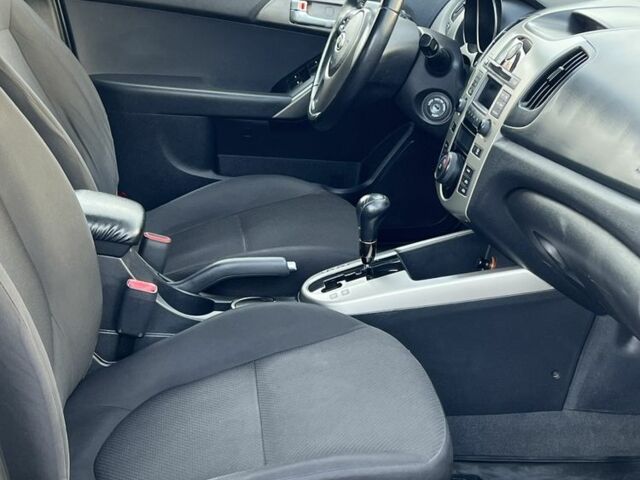 Сірий Кіа Черато, об'ємом двигуна 1.6 л та пробігом 117 тис. км за 7777 $, фото 18 на Automoto.ua