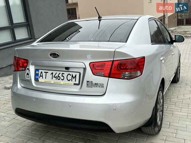 Серый Киа Черато, объемом двигателя 1.6 л и пробегом 188 тыс. км за 6999 $, фото 14 на Automoto.ua