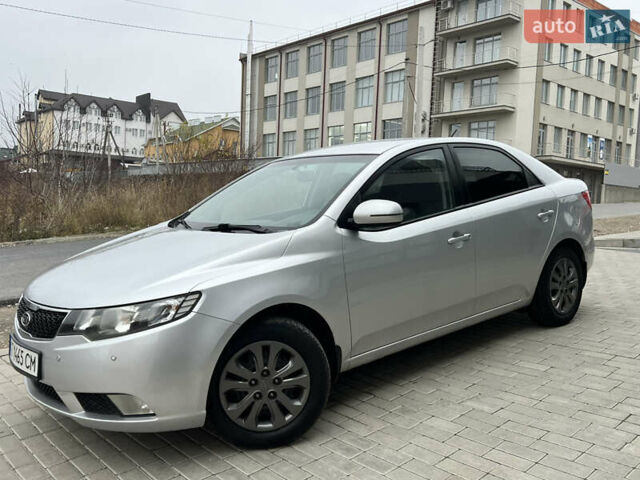 Серый Киа Черато, объемом двигателя 1.6 л и пробегом 188 тыс. км за 6999 $, фото 5 на Automoto.ua