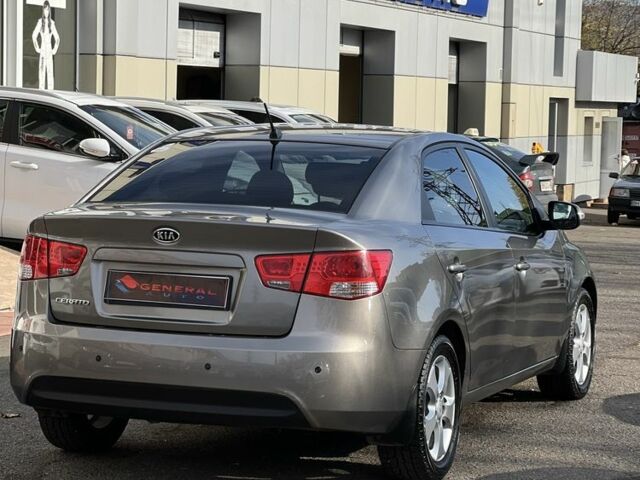 Сірий Кіа Черато, об'ємом двигуна 1.6 л та пробігом 117 тис. км за 7777 $, фото 6 на Automoto.ua