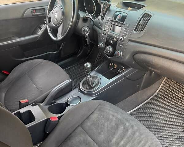 Сірий Кіа Черато, об'ємом двигуна 1.6 л та пробігом 197 тис. км за 7000 $, фото 4 на Automoto.ua