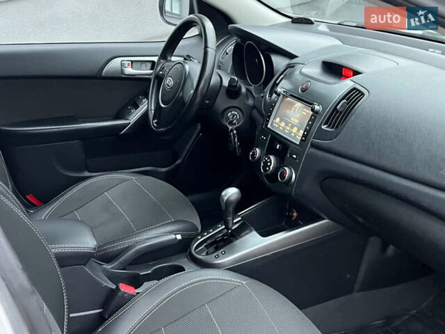 Серый Киа Черато, объемом двигателя 1.6 л и пробегом 188 тыс. км за 6999 $, фото 52 на Automoto.ua