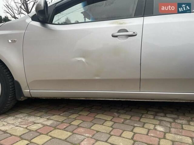 Серый Киа Черато, объемом двигателя 1.6 л и пробегом 224 тыс. км за 5400 $, фото 5 на Automoto.ua