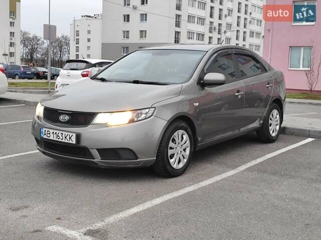 Серый Киа Черато, объемом двигателя 1.59 л и пробегом 153 тыс. км за 6300 $, фото 2 на Automoto.ua