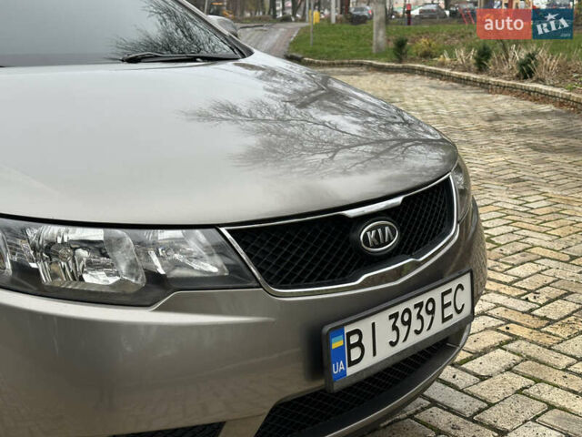 Серый Киа Черато, объемом двигателя 2 л и пробегом 178 тыс. км за 6450 $, фото 11 на Automoto.ua