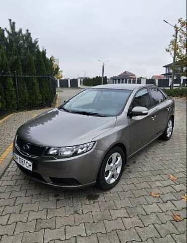 Серый Киа Черато, объемом двигателя 1.59 л и пробегом 117 тыс. км за 7777 $, фото 7 на Automoto.ua