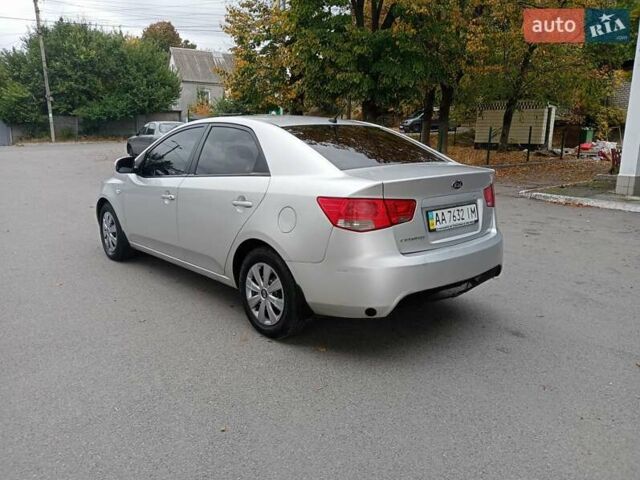 Сірий Кіа Черато, об'ємом двигуна 1.6 л та пробігом 250 тис. км за 5999 $, фото 9 на Automoto.ua