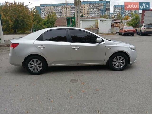 Сірий Кіа Черато, об'ємом двигуна 1.6 л та пробігом 250 тис. км за 5999 $, фото 8 на Automoto.ua