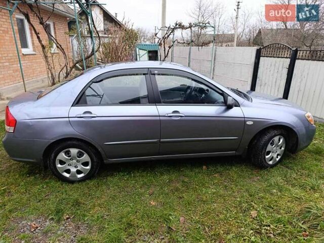 Серый Киа Черато, объемом двигателя 1.6 л и пробегом 200 тыс. км за 4100 $, фото 3 на Automoto.ua