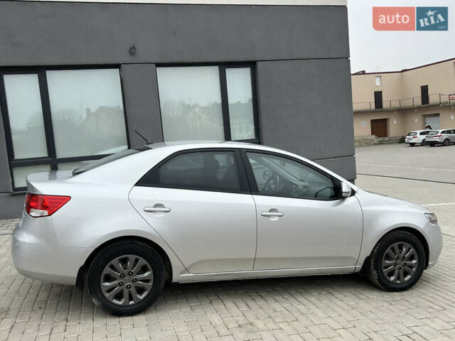 Серый Киа Черато, объемом двигателя 1.6 л и пробегом 188 тыс. км за 6999 $, фото 16 на Automoto.ua