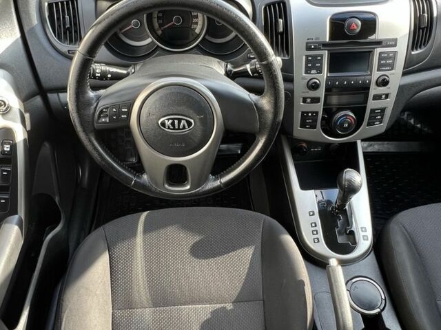 Сірий Кіа Черато, об'ємом двигуна 1.6 л та пробігом 117 тис. км за 7777 $, фото 11 на Automoto.ua